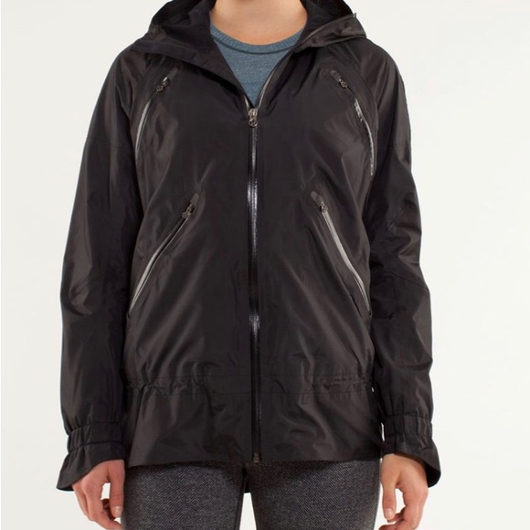 EUC Lululemon Run: Black Make It Rain Jacket- Size 6 - Picture 5 of 16
